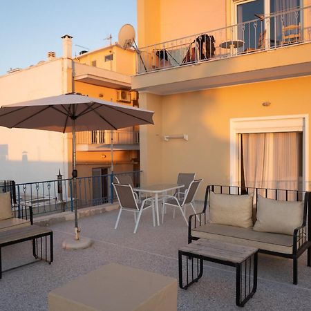 Central Mytilene City-View Apartment For 7 Eksteriør billede