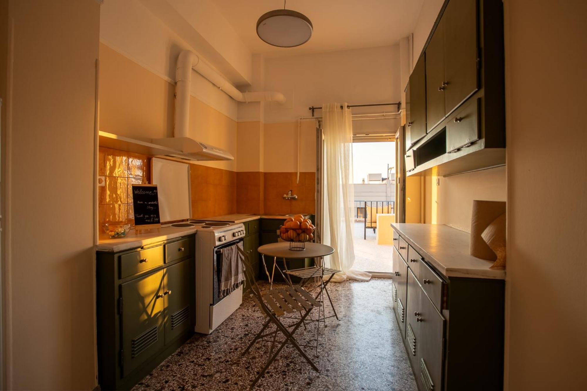 Central Mytilene City-View Apartment For 7 Eksteriør billede