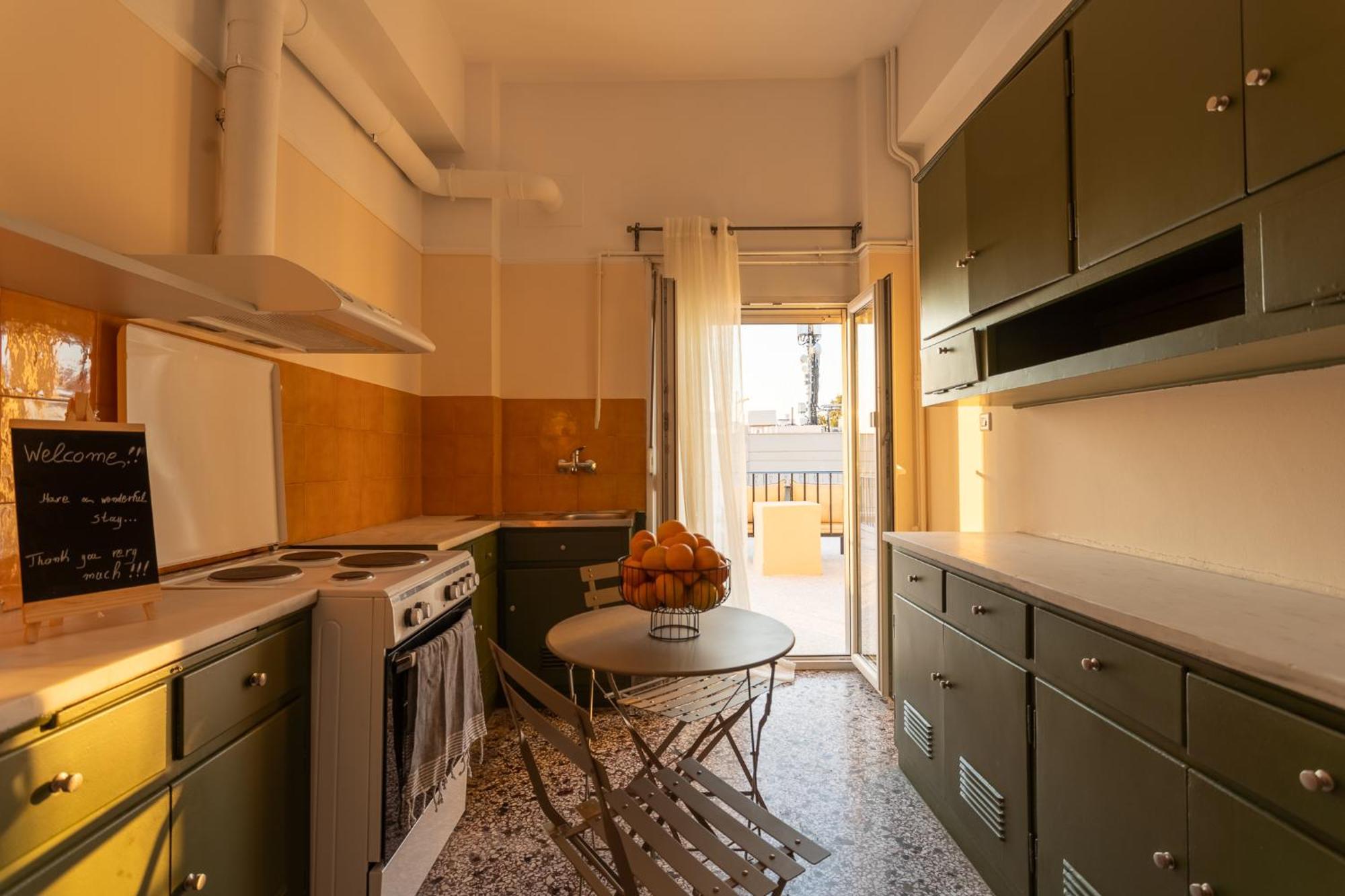 Central Mytilene City-View Apartment For 7 Eksteriør billede