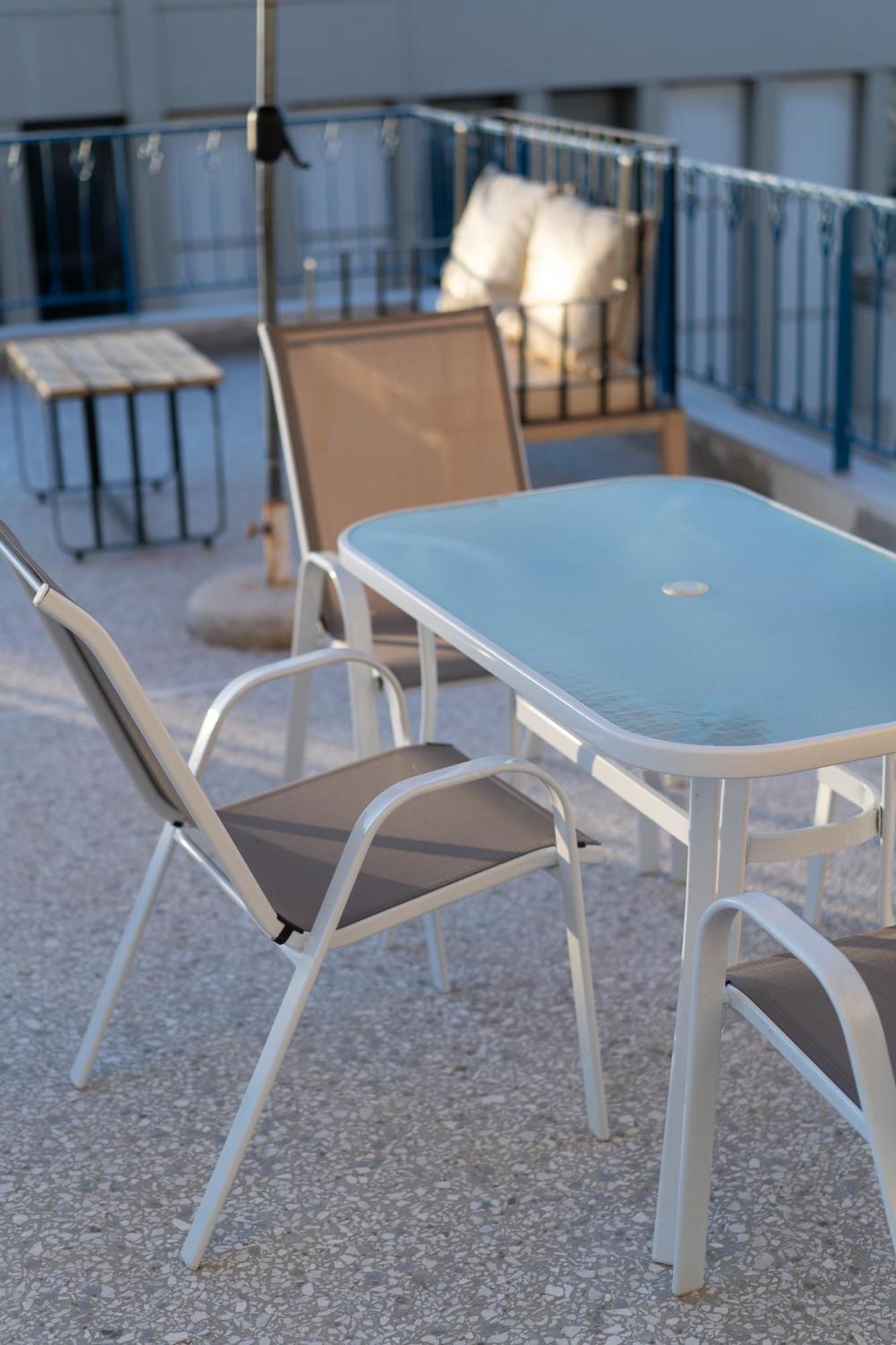 Central Mytilene City-View Apartment For 7 Eksteriør billede